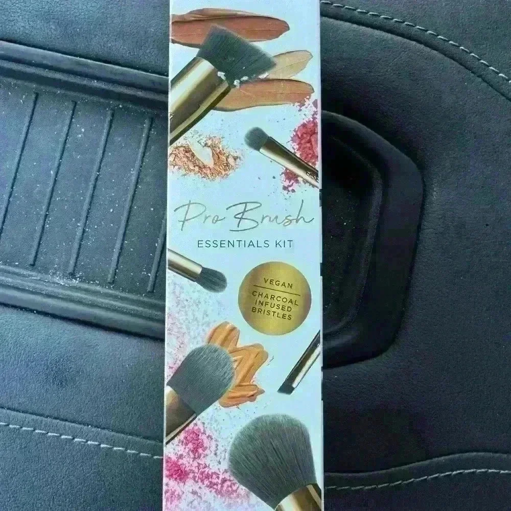 Billion Dollar Charcoal Vegan Brush Set NIB